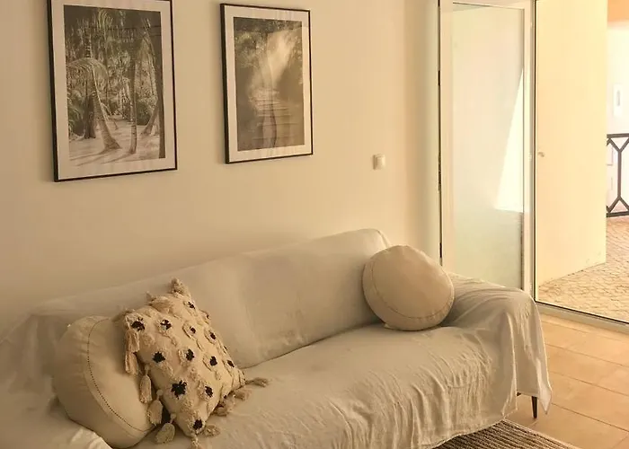 In - Two Double Bedroom Διαμέρισμα Σεσίμπρα